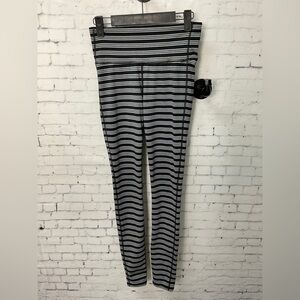 Athleta Womens Gray Black Striped Elastic Waist Compression Leggings Sz S T2